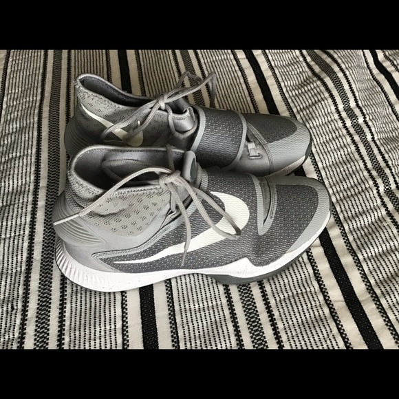 Nike Hyperrev - Picture 2 of 6